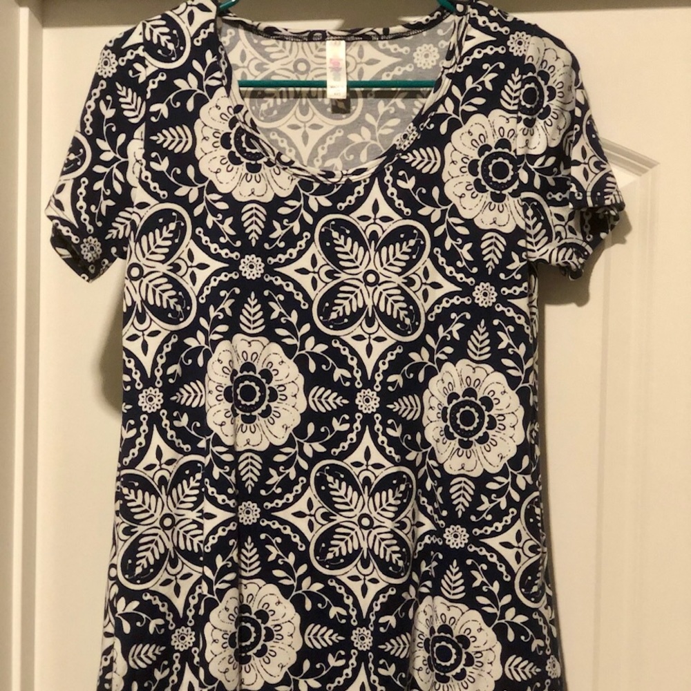 Lularoe Classic Tee